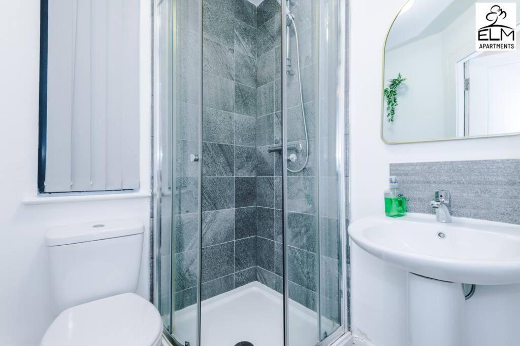 Cozy 1 Bedroom Apartment, Prime Location , Free Parking Manchester Ngoại thất bức ảnh