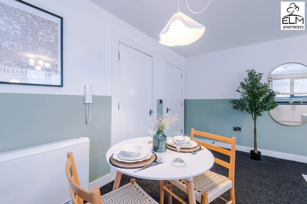 Cozy 1 Bedroom Apartment, Prime Location , Free Parking Manchester Ngoại thất bức ảnh